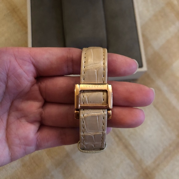 NWT Burberry Limited Edition Rose Gold & Diamonds - Picture 2 of 6